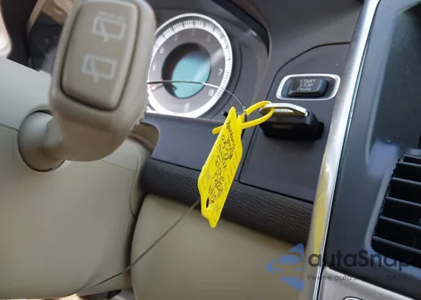 2013 Volvo Xc60 T6 z USA, uszkodzony, nr VIN YV4902DZ5D2465120